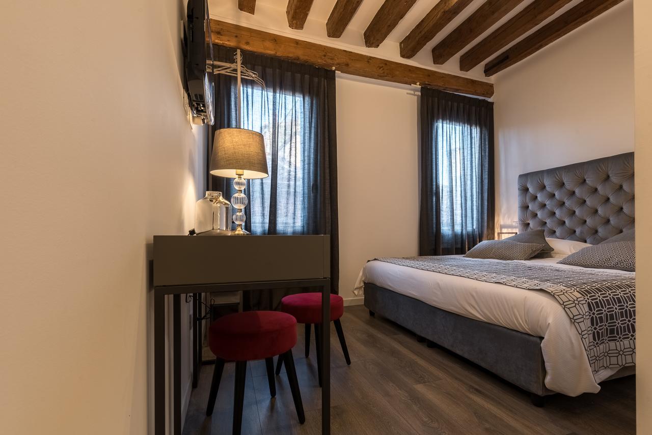 La Loggia Della Luna Pensión 5*